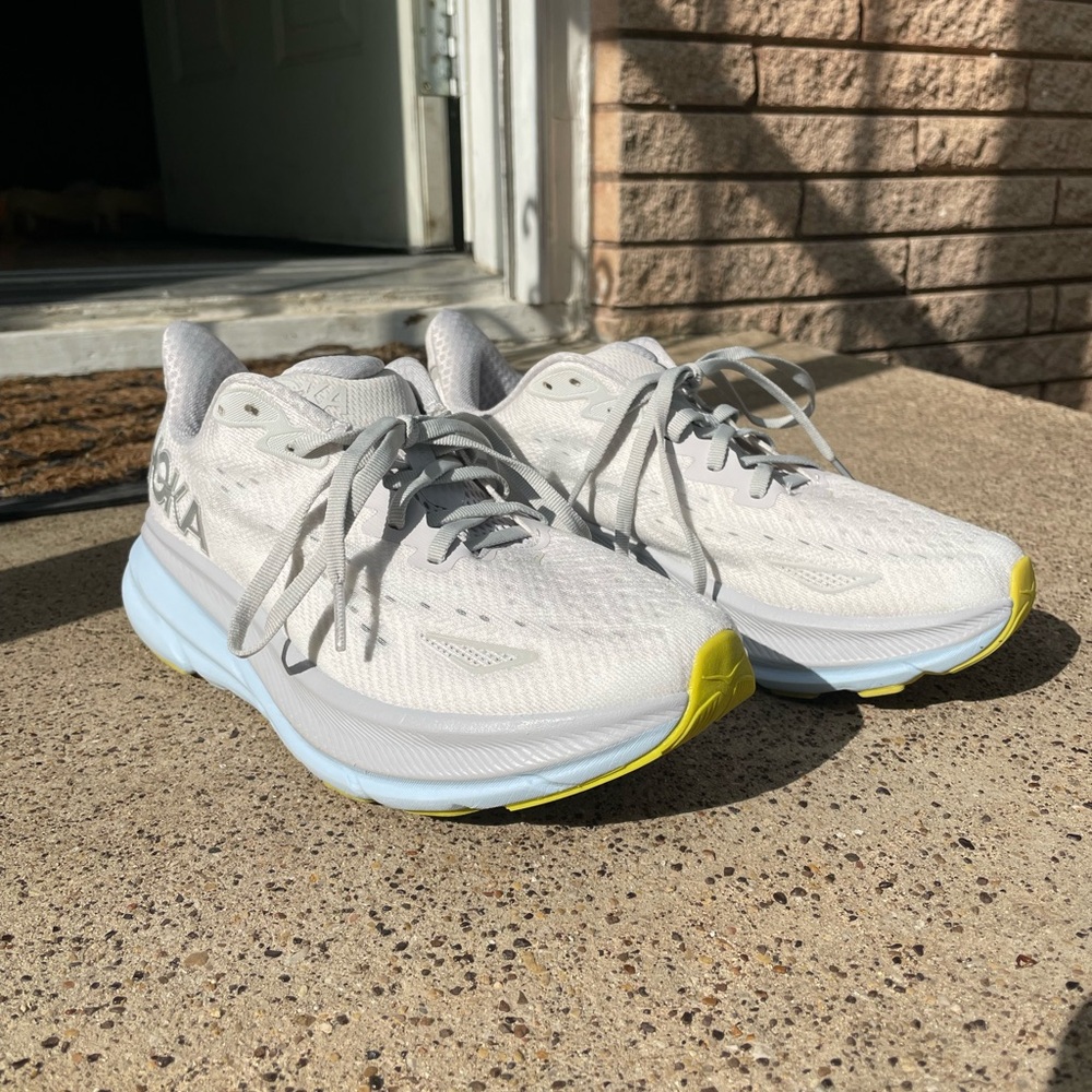 Hoka Clifton 9 – White/Blue/Yellow Colorway (Size 7D (Wide))